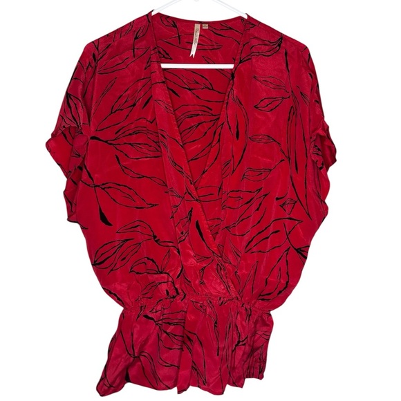 Petticoat Alley Tops - 100% Silk Petticoat Alley Scarlet Leaf Pattern Low V-neck Blouse